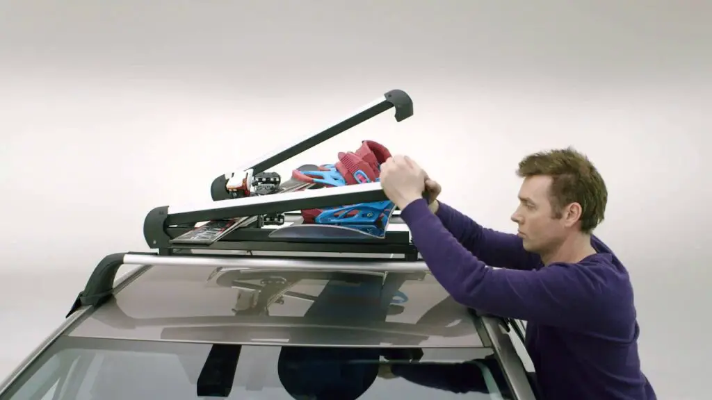 Can you attach skis to a roof rack?