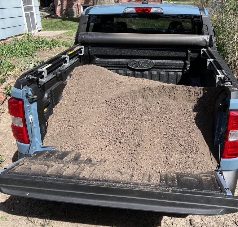 How Many Yards of Dirt Can a F150 Hold